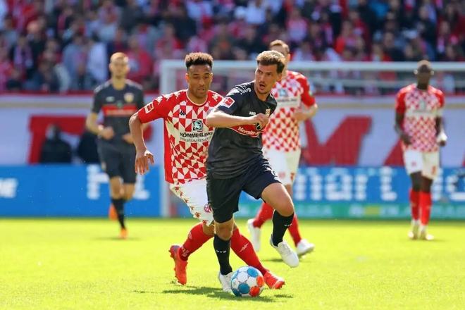 他换过几支 他换过几支